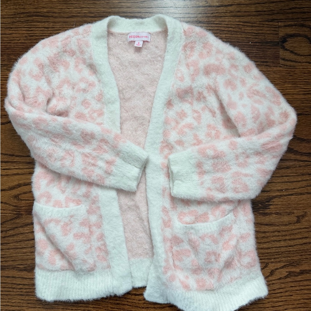Design History Pink & White Fuzzy Open-Front Cardigan